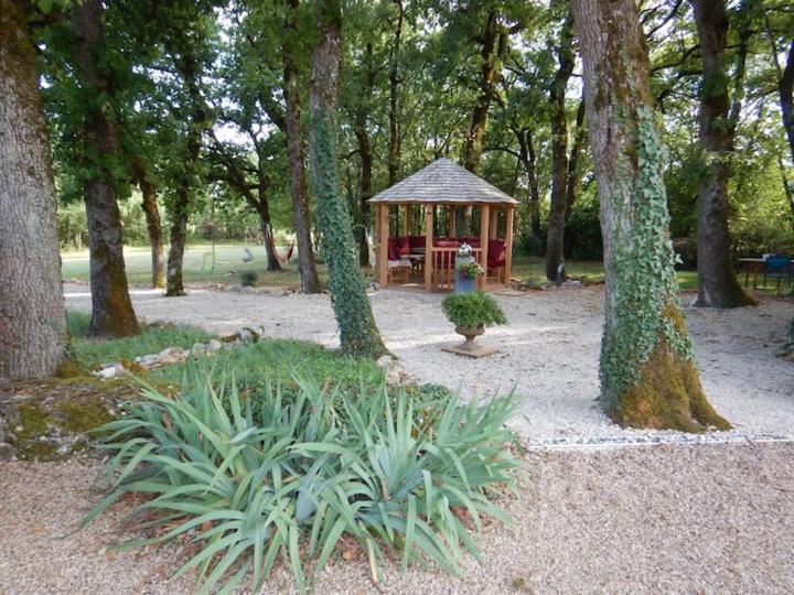 Domaine De Nineyrolle Villa Azerat ภายนอก รูปภาพ
